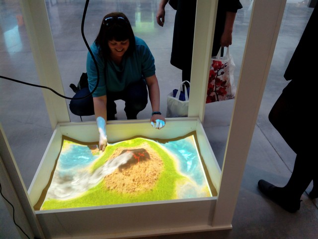 Интерактивная песочница - умный стол «Домик»